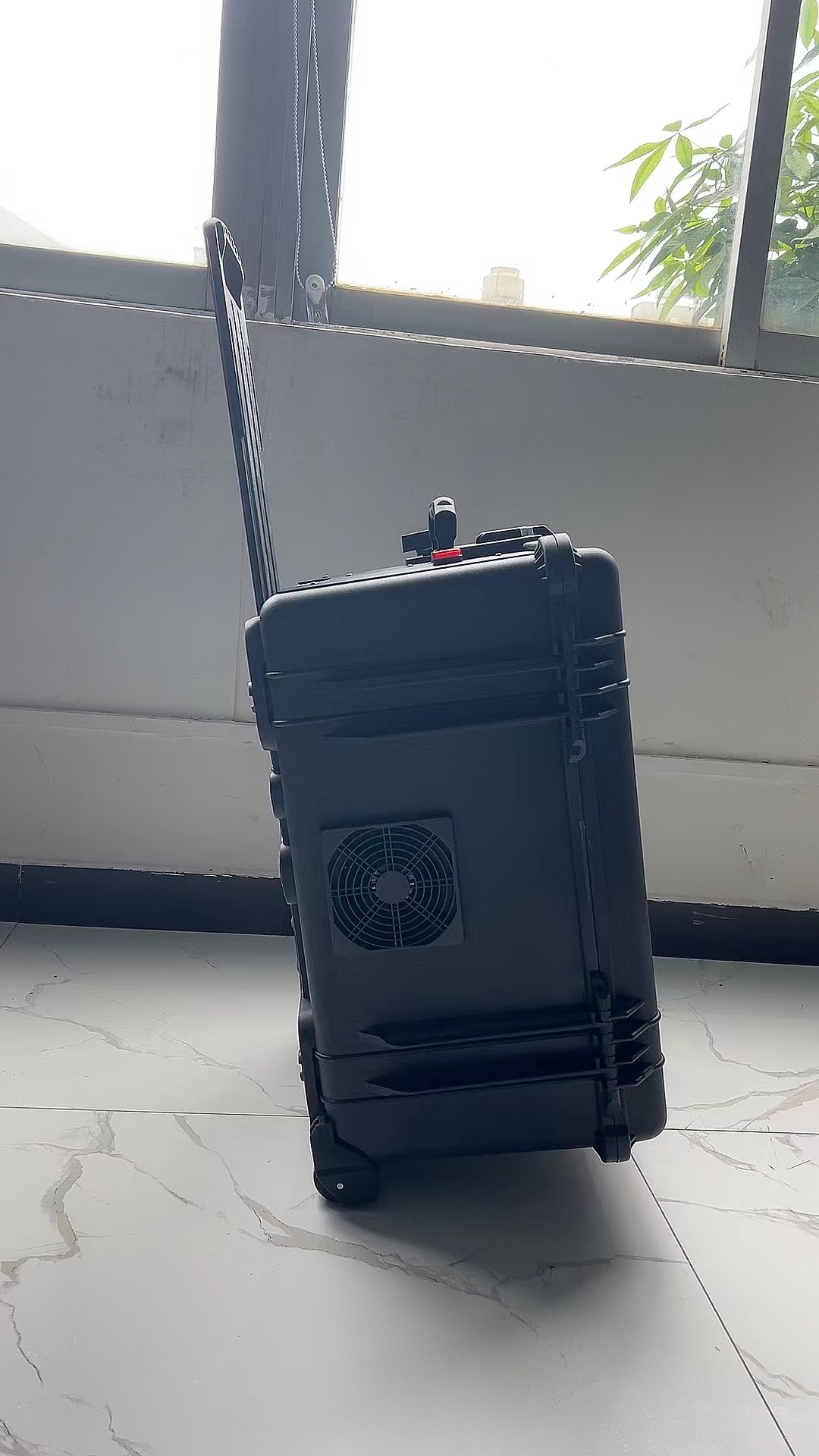 海棠手拉箱型移动通信干扰器